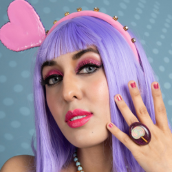 PERUKA WŁOSY DŁUGIE FIOLETOWA Z GRZYWKĄ KARNAWAŁ PARTY FOTOBUDKA PANIEŃSKI URODZINY